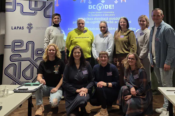 Noslēdzies mācību cikls par digitālo izglītības darbu ar jaunatni Noslēdzies mācību cikls par digitālo izglītības darbu ar jaunatni
